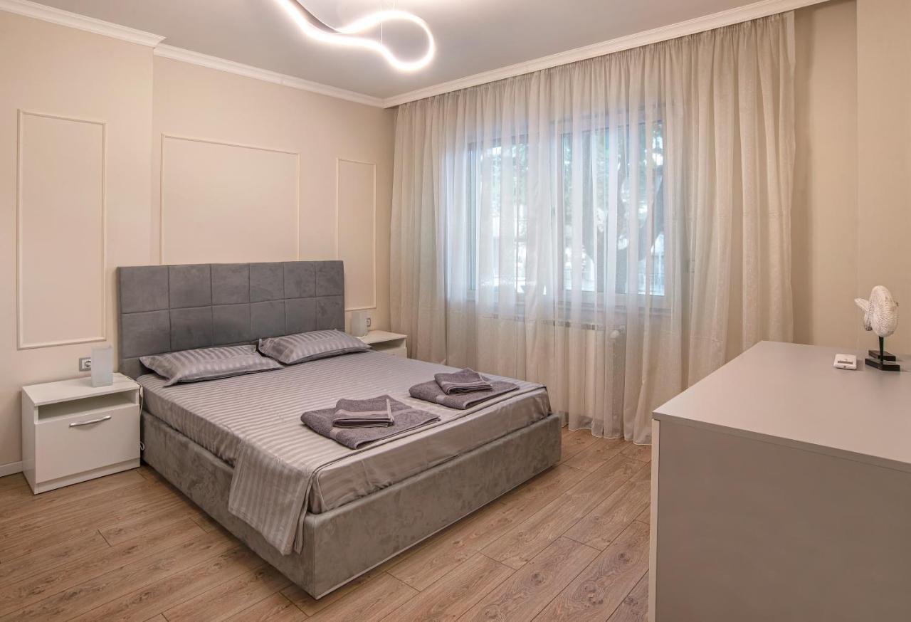 Tina'S 2 Bedroom Top Central Apartment Sofia Esterno foto
